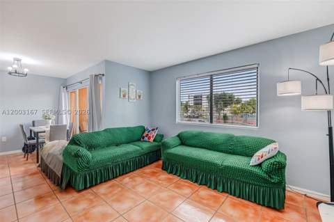 6255 Kendale Lakes Cir 218, Miami FL - photo 9 of 25