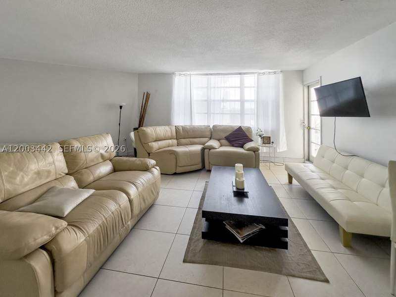 1 bedroom Condominium at 2750 NE 183rd St 407, Commodore Plaza Condo, Aventura — photo 2