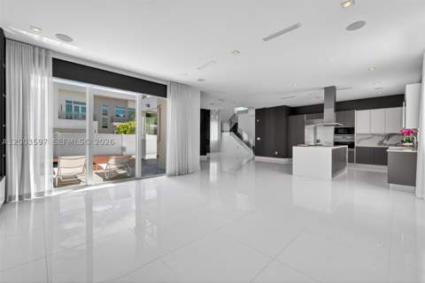 10431 NW 68th Ter, Doral FL - photo 12 of 55