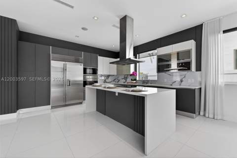 10431 NW 68th Ter, Doral FL - photo 13 of 55