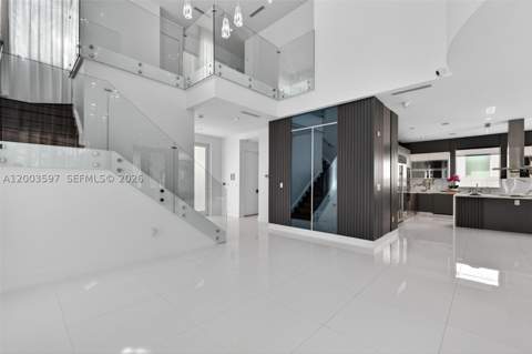 10431 NW 68th Ter, Doral FL - photo 8 of 55