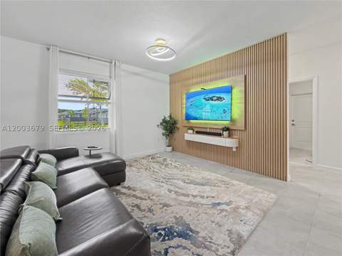 13218 SW 189th Ter, Miami FL - photo 8 of 47