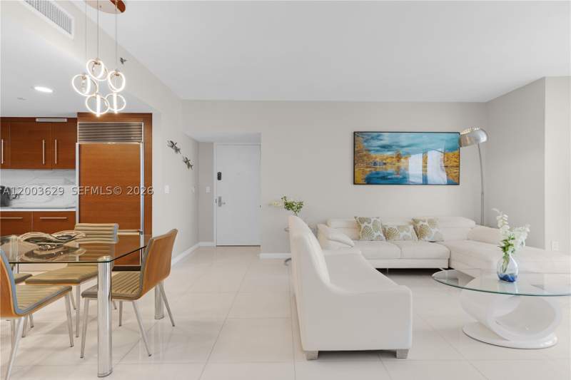 1 bedroom Condominium at 485 Brickell Ave 4501, Icon Brickell Condo No 3, Miami — photo 5