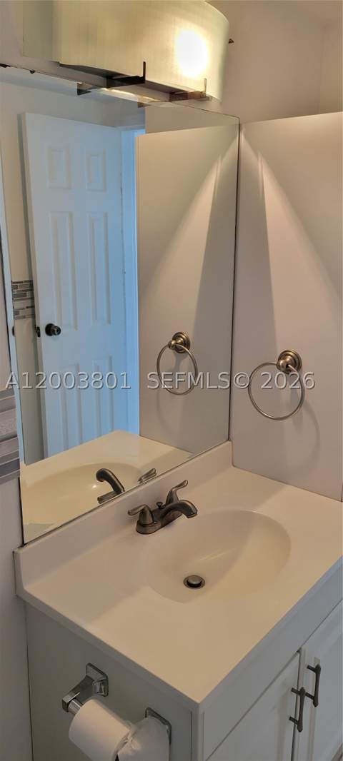13499 Biscayne Blvd 511, North Miami FL - photo 15 of 21