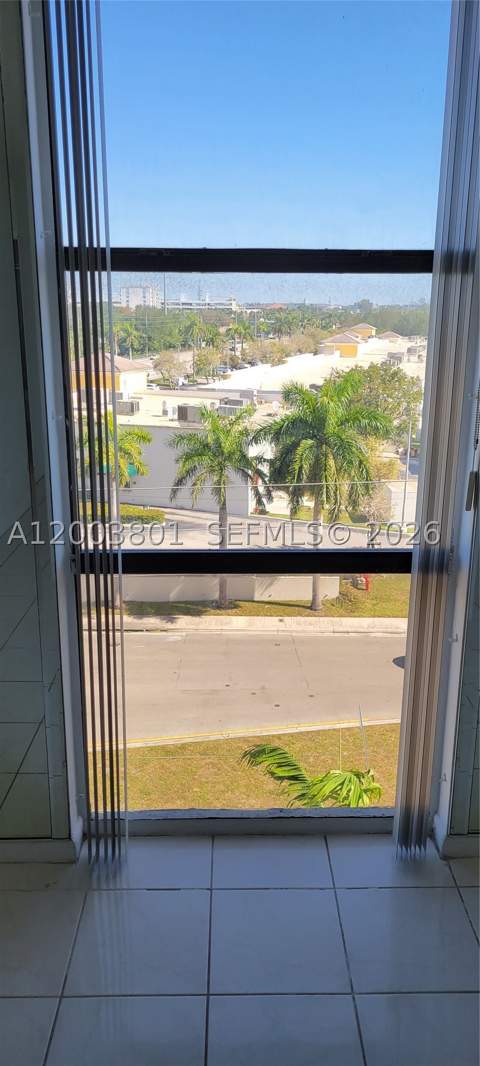 13499 Biscayne Blvd 511, North Miami FL - photo 20 of 21