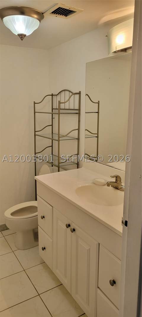 13499 Biscayne Blvd 511, North Miami FL - photo 6 of 21