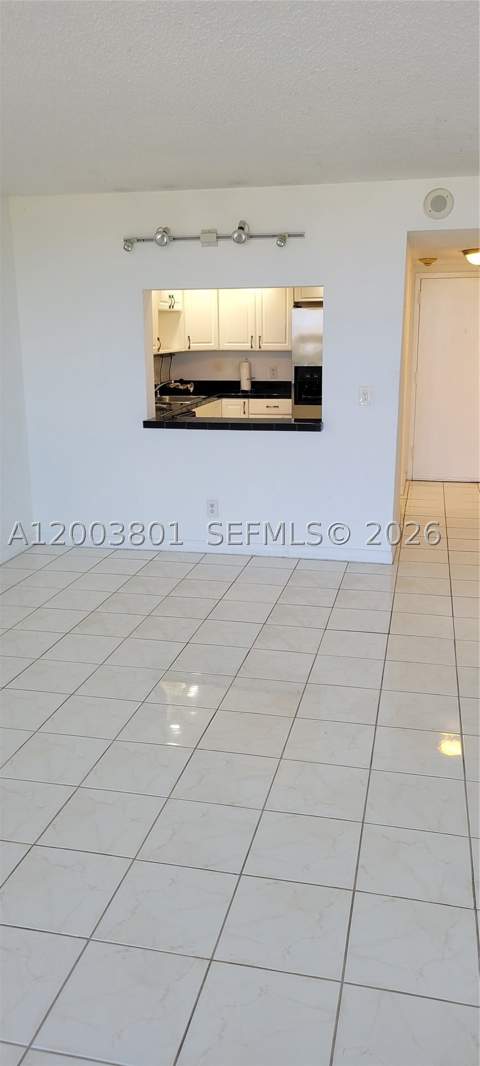 13499 Biscayne Blvd 511, North Miami FL - photo 7 of 21