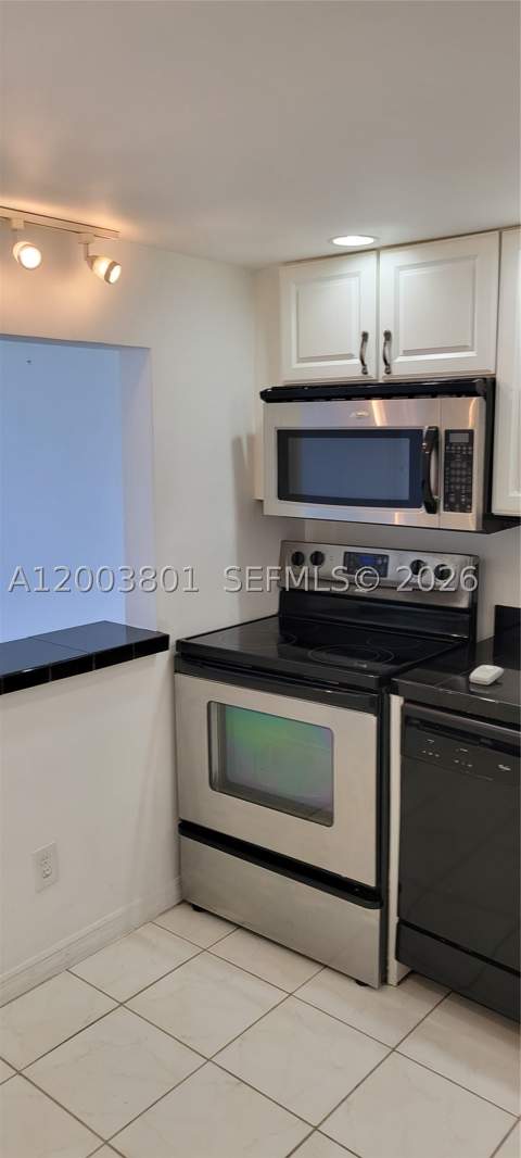 13499 Biscayne Blvd 511, North Miami FL - photo 8 of 21