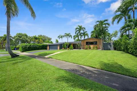 1951 NE 187th Dr, North Miami Beach FL - photo 13 of 26