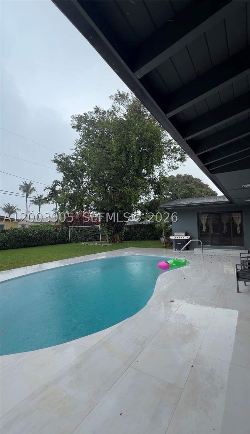 4 bedroom SingleFamilyResidence at 1951 NE 187th Dr, Sky Lake, North Miami Beach — photo 5