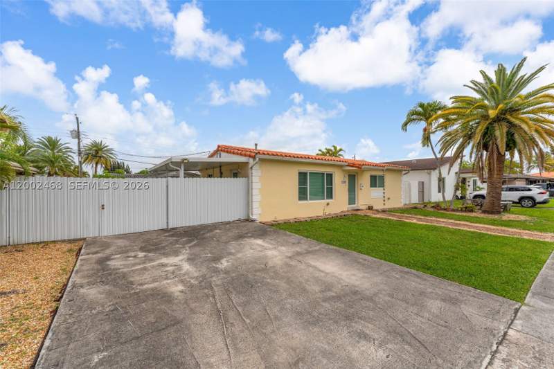 2 bedroom SingleFamilyResidence at 12009 SW 39th Ter, Southern Ests, Miami — photo 2