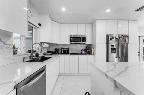 12009 SW 39th Ter, Miami FL - photo 8 of 44
