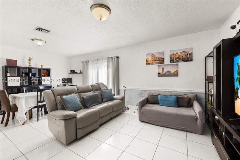 3 bedroom SingleFamilyResidence at 9025 SW 36th St, Olympic Htgs, Miami — photo 3