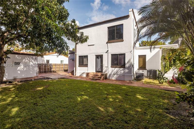 5 bedroom SingleFamilyResidence at 2152 SW 10th St, Ohio Grove, Miami — photo 4