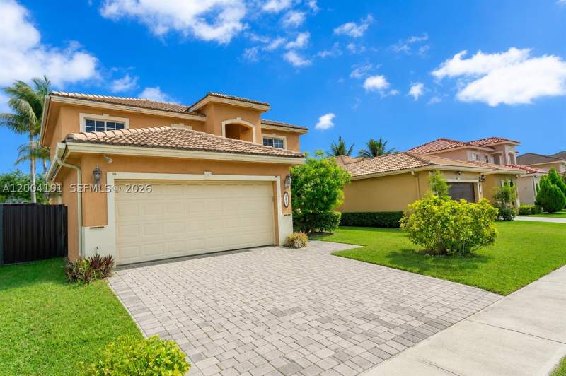 3 bedroom SingleFamilyResidence at 9031 SW 208th Ter, Pelican Bay At Old Cutler, Cutler Bay — photo 2