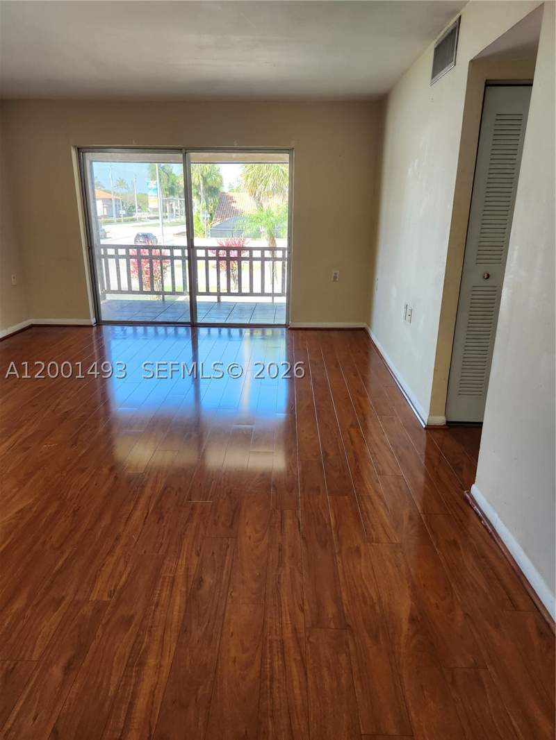 2 bedroom Condominium at 11219 SW 88th St 205C, Pine Grove Condo, Miami — photo 2