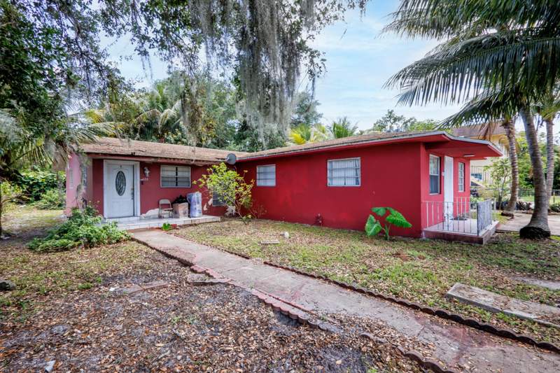 5 bedroom SingleFamilyResidence at 426 NE 166th Street 2, Fulford Highlands, North Miami Beach — photo 2
