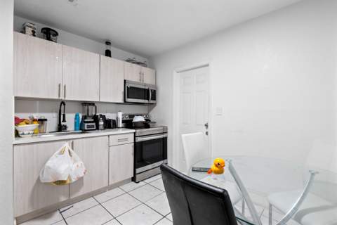 426 NE 166th Street 2, North Miami Beach FL - photo 8 of 37