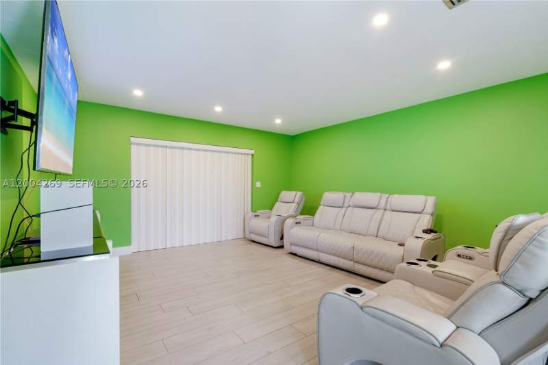3 bedroom SingleFamilyResidence at 26105 SW 193rd Ave, Outside Urban Development, Homestead — photo 2