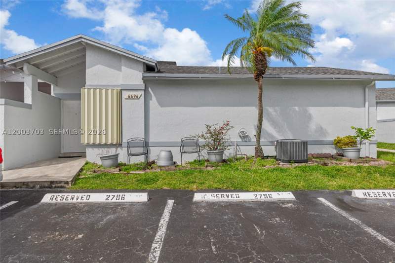 2 bedroom Condominium at 6696 SW 152nd Pl 27-96, Westwind Lakes Garden Hom, Miami — photo 3