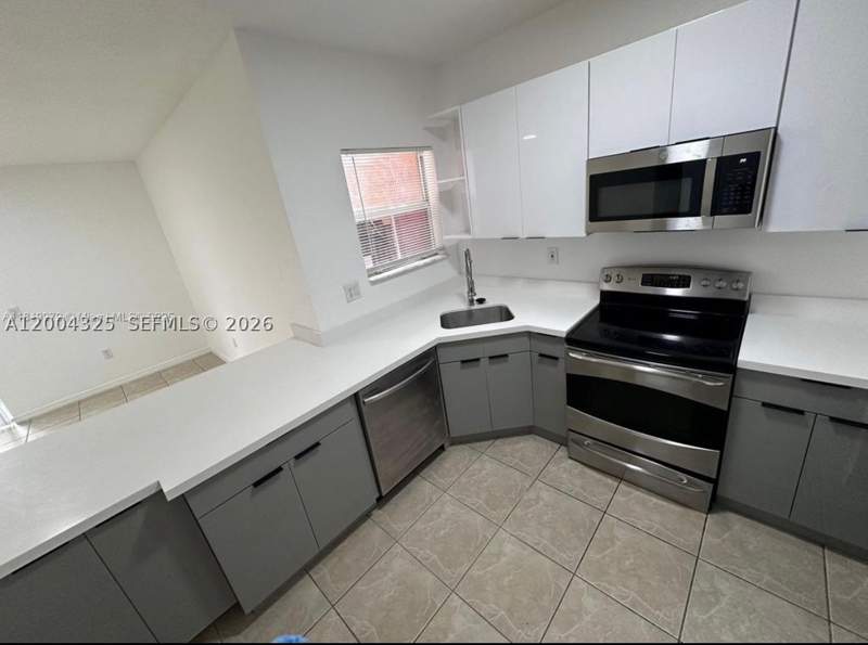 3 bedroom Townhouse at 941 SW 6th Pl, Abel Homes At Keys Winds, Florida City — photo 3