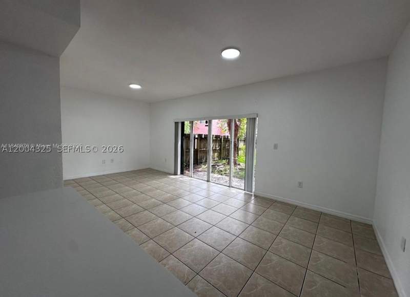 3 bedroom Townhouse at 941 SW 6th Pl, Abel Homes At Keys Winds, Florida City — photo 5