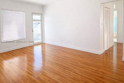 505 74th St 6B, Miami Beach FL - photo 8 of 11