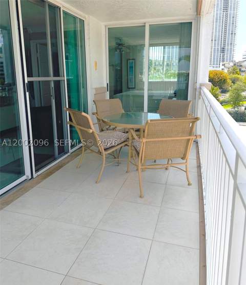 18000 N Bay Rd 201, Sunny Isles Beach FL - photo 11 of 36