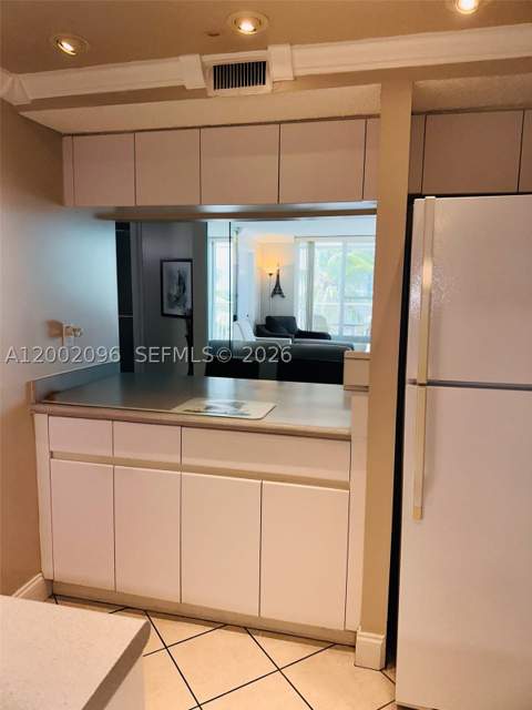 18000 N Bay Rd 201, Sunny Isles Beach FL - photo 24 of 36