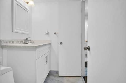 5555 Collins Ave 3C, Miami Beach FL - photo 13 of 34