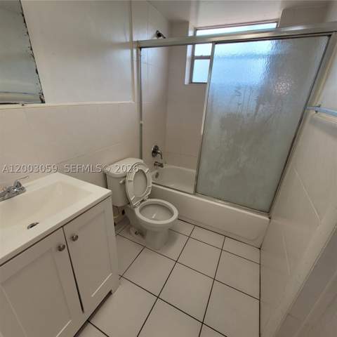1370 NE 119th St 137015, Miami FL - photo 22 of 28