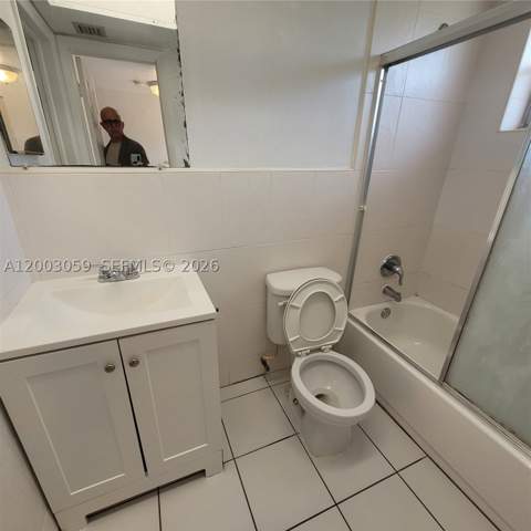 1370 NE 119th St 137015, Miami FL - photo 23 of 28