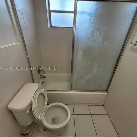 1370 NE 119th St 137015, Miami FL - photo 24 of 28