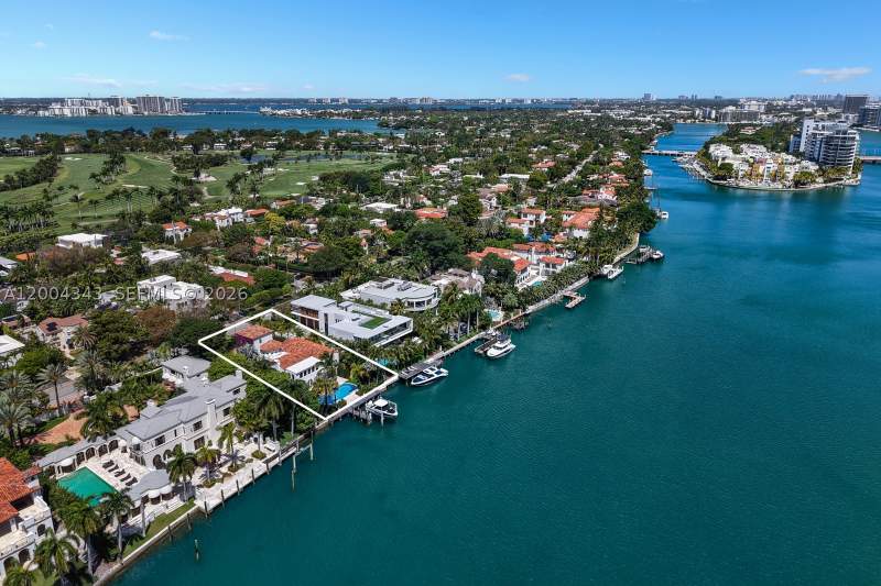 5 bedroom SingleFamilyResidence at 5763 Pine Tree Dr, Beach View Sub, Miami Beach — photo 2