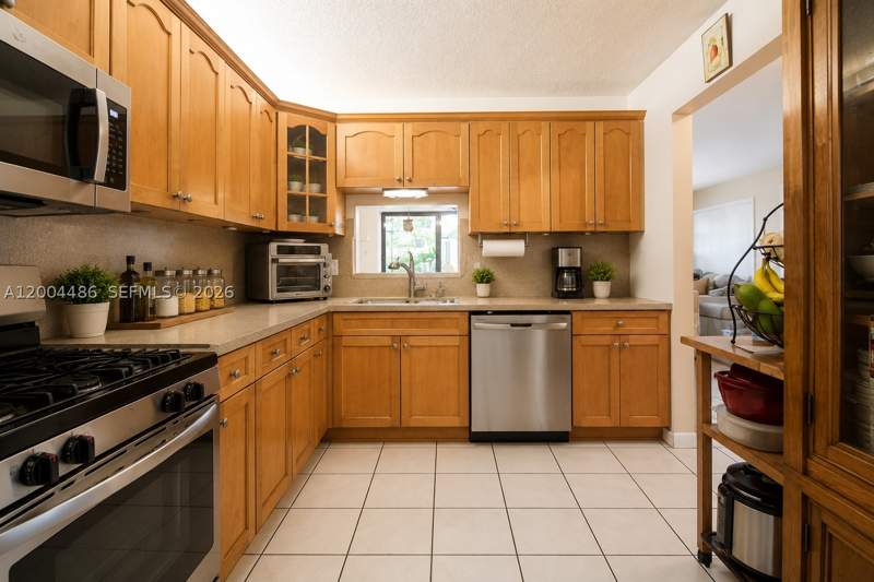 2 bedroom Townhouse at 15071 SW 127th Ct, Deerwood Townhomes, Miami — photo 3