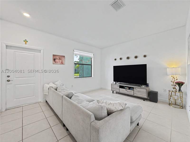3 bedroom Townhouse at 14800 SW 183rd Ter, Bowtie Subdivision, Miami — photo 4