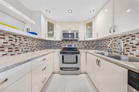 100 Bayview Dr 606, Sunny Isles Beach FL - photo 13 of 38