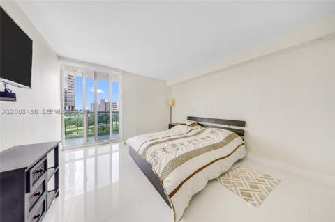 100 Bayview Dr 606, Sunny Isles Beach FL - photo 14 of 38