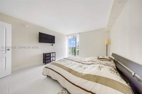 100 Bayview Dr 606, Sunny Isles Beach FL - photo 15 of 38