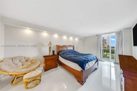 100 Bayview Dr 606, Sunny Isles Beach FL - photo 18 of 38