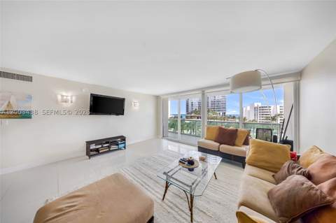 100 Bayview Dr 606, Sunny Isles Beach FL - photo 8 of 38