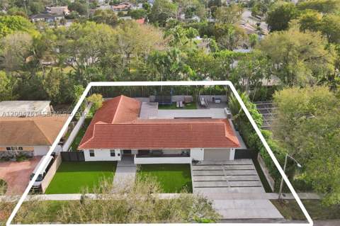 2126 NE 187th St, North Miami Beach FL - photo 17 of 81