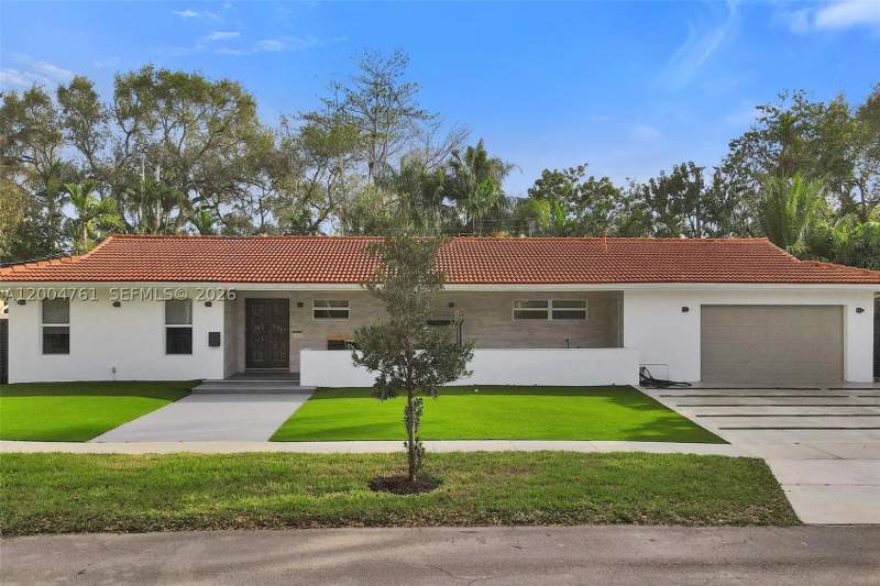 5 bedroom SingleFamilyResidence at 2126 NE 187th St, Greynolds Park West, North Miami Beach — photo 3