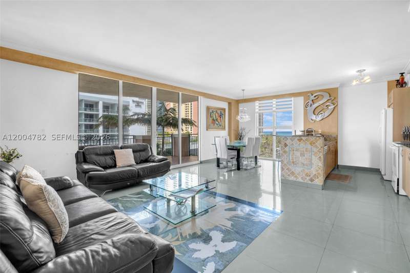 3 bedroom Condominium at 17555 Atlantic Blvd 707, King David Of Sunny Isles, Sunny Isles Beach — photo 2