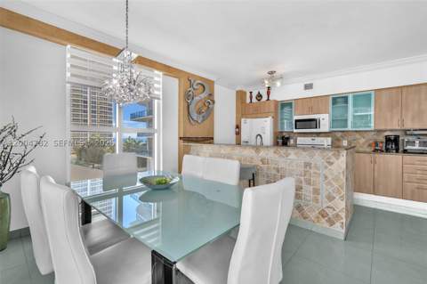 17555 Atlantic Blvd 707, Sunny Isles Beach FL - photo 6 of 37