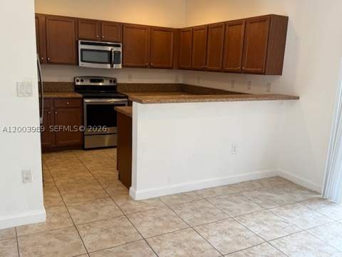 648 SE 32nd Ave 648, Homestead FL - photo 13 of 42