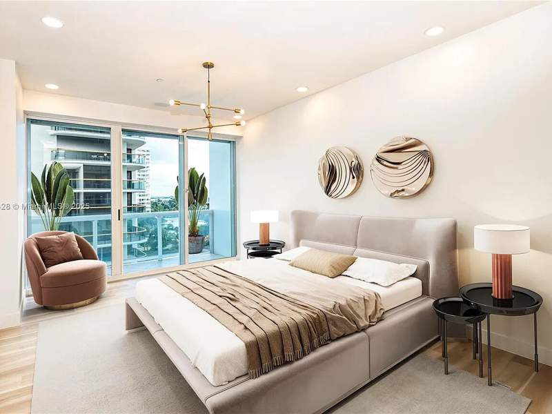 2 bedroom Condominium at 10101 Collins Avenue 7d, The Palace At Bal Harbour, Bal Harbour — photo 2