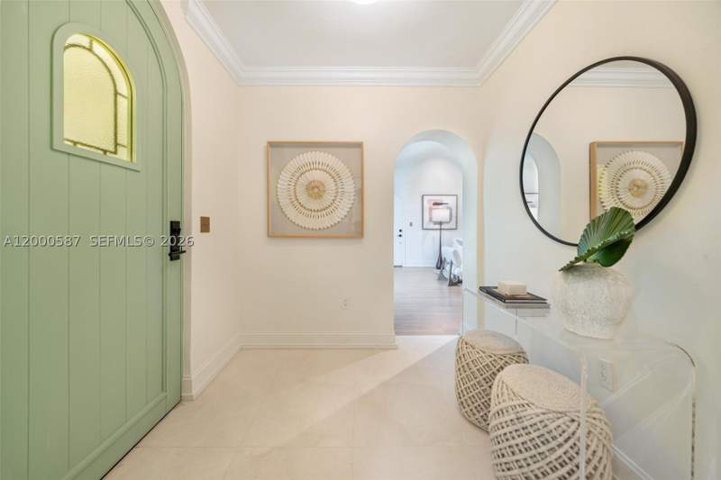 3 bedroom SingleFamilyResidence at 909 Roderigo Ave, Coral Gables C C Sec 3, Coral Gables — photo 4
