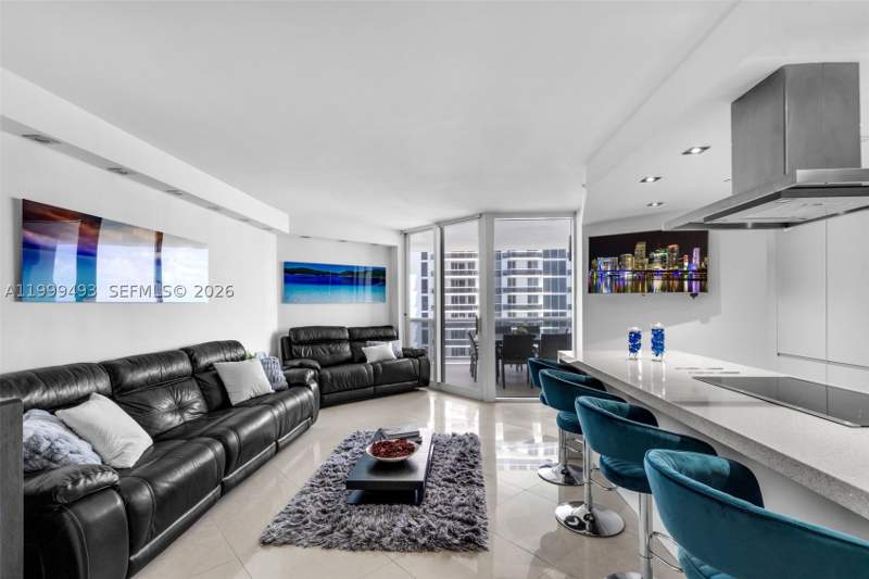 2 bedroom Condominium at 4775 Collins Ave 3608, Green Diamond Condo, Miami Beach — photo 2