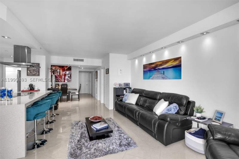 2 bedroom Condominium at 4775 Collins Ave 3608, Green Diamond Condo, Miami Beach — photo 3